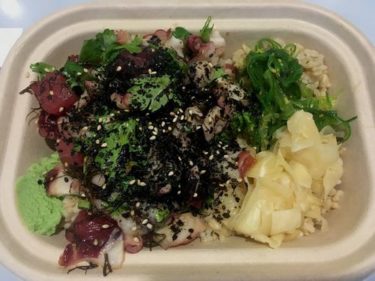 観光の中心❗ワイキキビーチウィークのPOKE BAR（ポケバー）に行ってきた❗