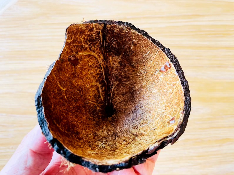 ハワイのココナッツ綺麗にとれた外側