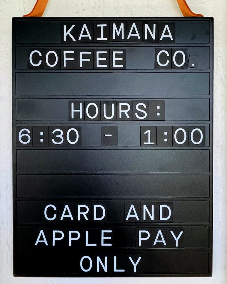 カイマナビーチホテルのカフェ「kaimana coffee co./sunset provisions」営業時間