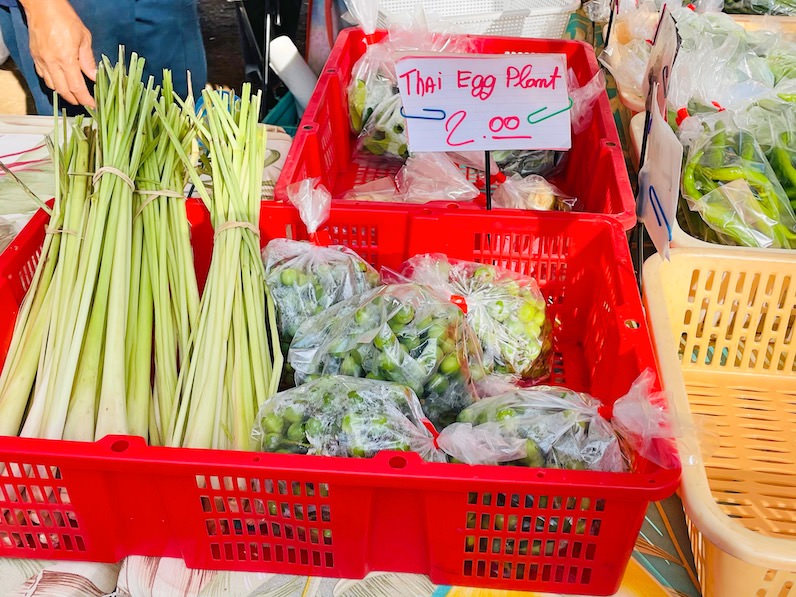 KCCファーマーズマーケットの「タイ・ファーマーズ」の野菜