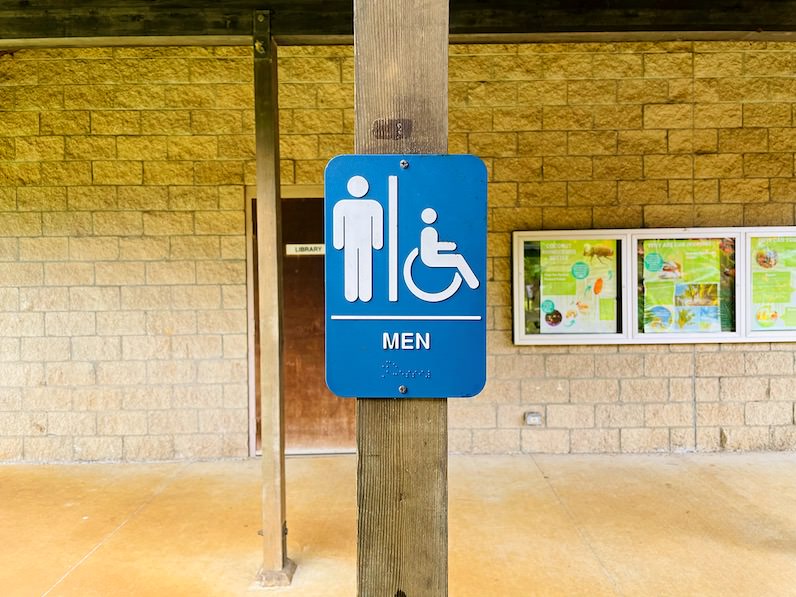 ホオマルヒア植物園のトイレ