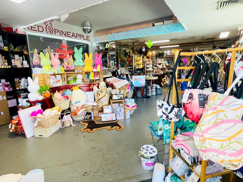 カイムキの雑貨店「レッド・パイナップル」店内入ったところ